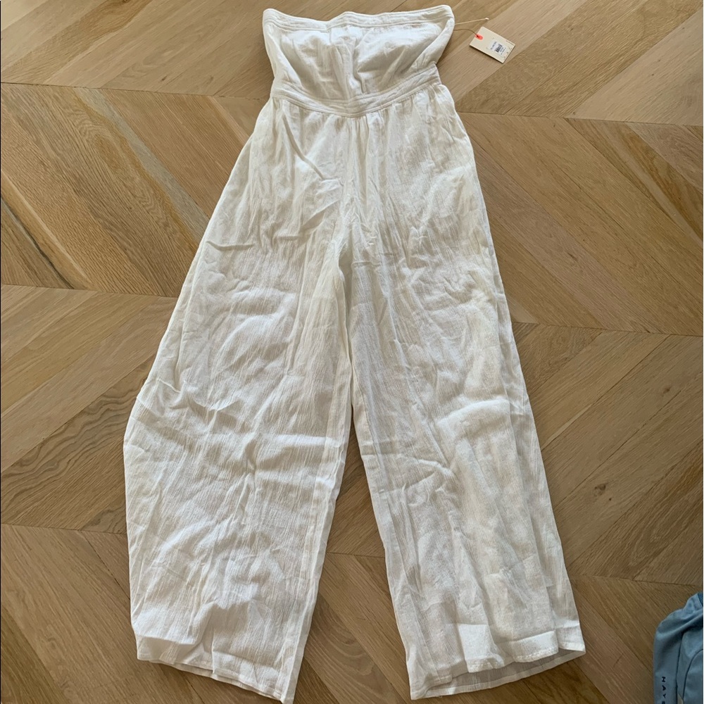 BRAND NEW wide leg summer jumpsuit by billabong